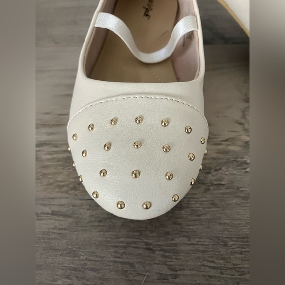 CAT & JACK Elegant Cream Studded Flats 12T - Picture 4 of 6